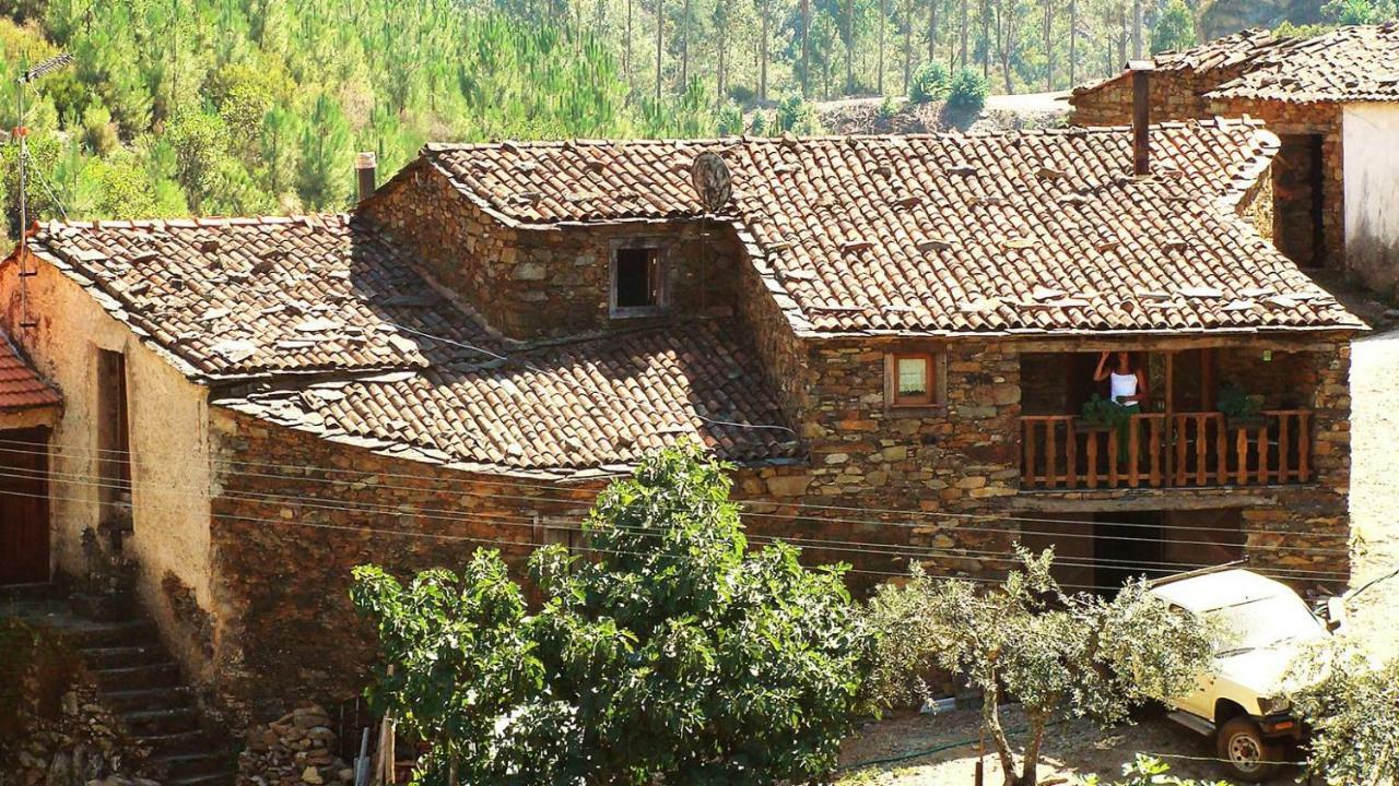Gasthaus A Casa Da Natalia Cha de Alvares Exterior foto